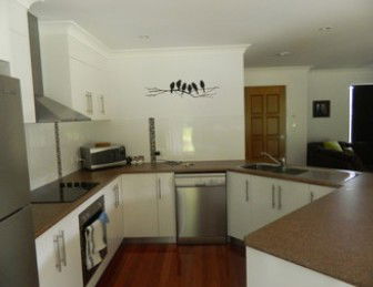 Birdsong - Holiday Home - Accommodation Mount Tamborine 4