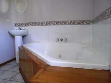 Renyar - Holiday Home - Accommodation Mount Tamborine 1