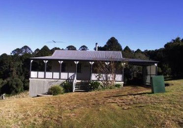 Renyar - Holiday Home - Accommodation Mount Tamborine 5