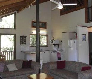 Lilypilly Lodge - Holiday Home - Accommodation Mount Tamborine 4