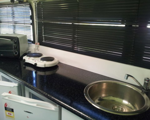 Nanango Caravan And Motorhome Park - Accommodation Mount Tamborine 5