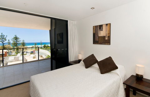 Ambience On Burleigh Beach - Accommodation Mount Tamborine 3