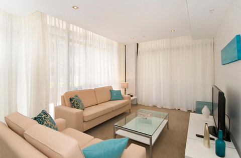 Ambience On Burleigh Beach - Accommodation Mount Tamborine 14