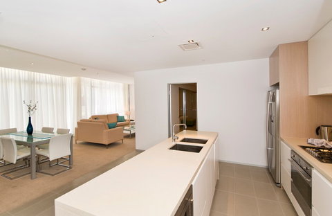 Ambience On Burleigh Beach - Accommodation Mount Tamborine 16