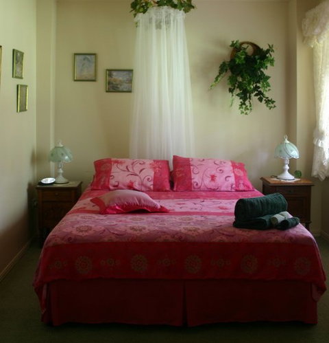 Riviera Bed And Breakfast - Accommodation Mount Tamborine 3