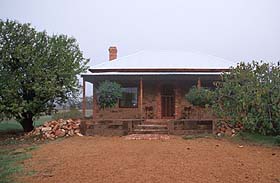 York Cottages - Accommodation Mount Tamborine 0