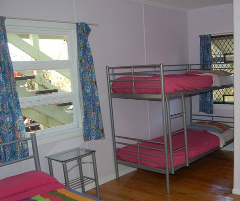 Trekkers Backpackers - Accommodation Mount Tamborine 1