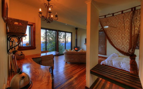 At Remingtons B & B - Accommodation Mount Tamborine 0