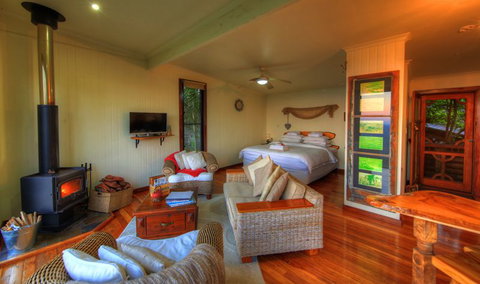 At Remingtons B & B - Accommodation Mount Tamborine 4