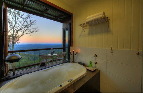 At Remingtons B & B - Accommodation Mount Tamborine 5