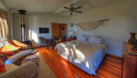 At Remingtons B & B - Accommodation Mount Tamborine 7