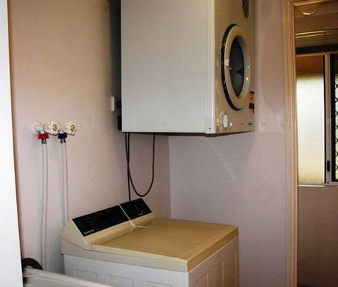 Champagne Apartments - Accommodation Mount Tamborine 5
