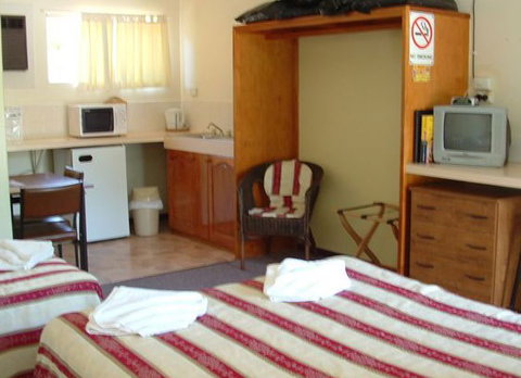Affordable Gold City Motel - Accommodation Mount Tamborine 2