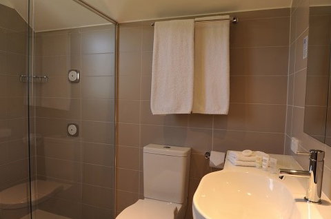 The Haus Studio Apartments - Accommodation Mount Tamborine 4