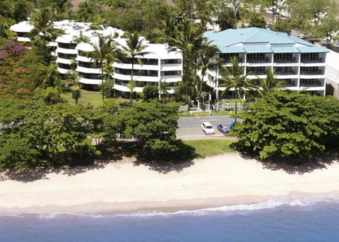 Roydon Beachfront Holiday Apartments - Accommodation Mount Tamborine 2