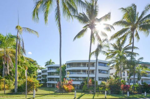 Roydon Beachfront Holiday Apartments - Accommodation Mount Tamborine 5
