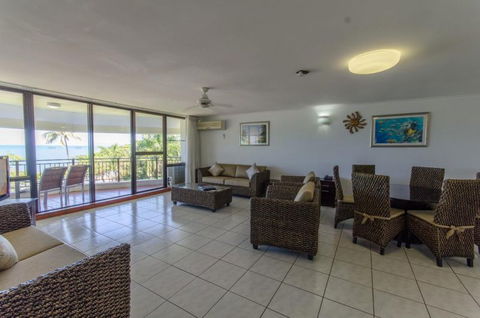 Roydon Beachfront Holiday Apartments - Accommodation Mount Tamborine 9