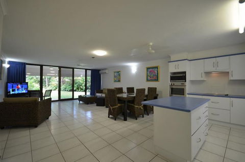 Roydon Beachfront Holiday Apartments - Accommodation Mount Tamborine 10