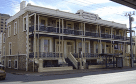 Glenelg Beach Hostel - Accommodation Mount Tamborine