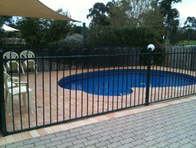 Golden Guitar Motor Inn - Accommodation Mount Tamborine 0