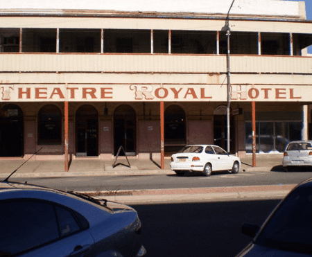 Theatre Royal Hotel - Accommodation Mount Tamborine 0