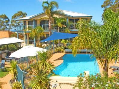 Sorrento Luxury Apartments - Accommodation Mount Tamborine 3