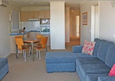 Sorrento Luxury Apartments - Accommodation Mount Tamborine 4