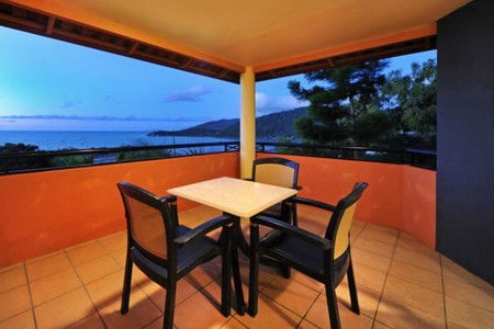 Martinique Whitsunday - Accommodation Mount Tamborine 1