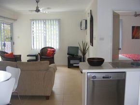 Port Douglas Outrigger Apartments - Accommodation Mount Tamborine 4