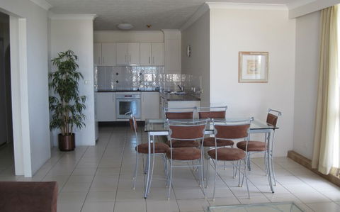 Beach Palms Holiday Apartments - Accommodation Mount Tamborine 4