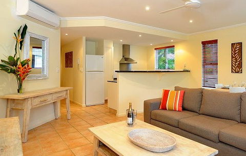 Cayman Villas Port Douglas - Accommodation Mount Tamborine 3