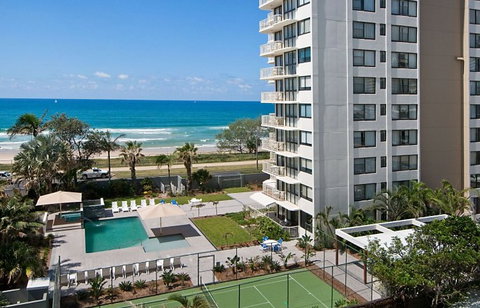 Boulevard Towers - Accommodation Mount Tamborine 0