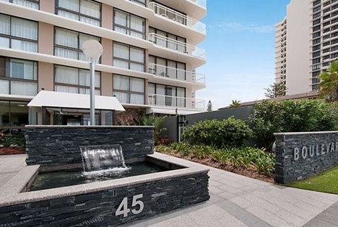 Boulevard Towers - Accommodation Mount Tamborine 2
