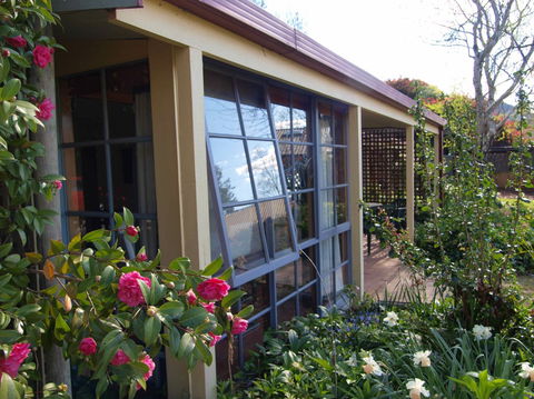 Bright Highland Valley Cottages - Accommodation Mount Tamborine 1