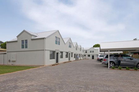 Hello Adelaide Motel + Apartments - Accommodation Mount Tamborine 0