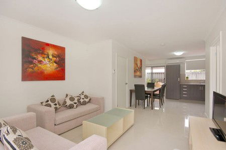 Hello Adelaide Motel + Apartments - Accommodation Mount Tamborine 2