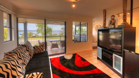 Dolphin Waters Holiday Apartments - Accommodation Mount Tamborine 1