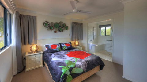 Dolphin Waters Holiday Apartments - Accommodation Mount Tamborine 2