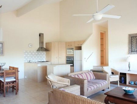 Peregian Court Resort - Accommodation Mount Tamborine 1