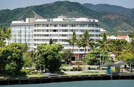 Holiday Inn Cairns - Accommodation Mount Tamborine 0
