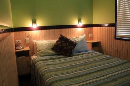 Aussie Outback Oasis Cabin And Van Village - Accommodation Mount Tamborine 1