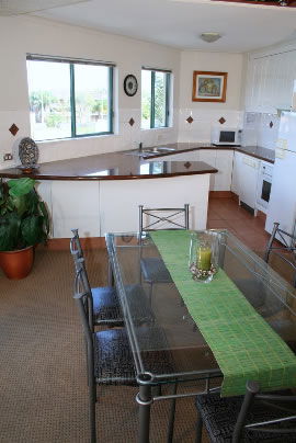 Santa Fe Holiday Apartments - Accommodation Mount Tamborine 3