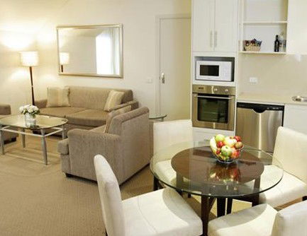 The Hills Lodge Boutique - Accommodation Mount Tamborine 2