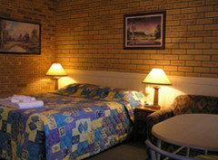 Blue Violet Motor Inn - Accommodation Mount Tamborine 2