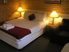 Blue Violet Motor Inn - Accommodation Mount Tamborine 3
