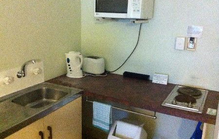 Peninsular Apartment Hotel - Accommodation Mount Tamborine 3
