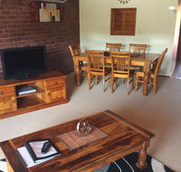 Cleveland Visitor Villas Motel  Shailer Park Garden Villas - Accommodation Mount Tamborine