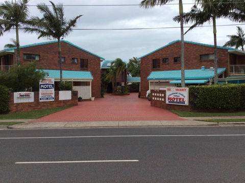 Cleveland Visitor Villas Motel & Shailer Park Garden Villas - Accommodation Mount Tamborine 2