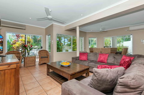 The Villas Palm Cove - Accommodation Mount Tamborine 0