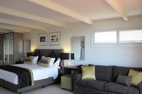 Amooran Court - Accommodation Mount Tamborine 1